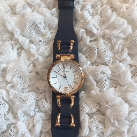 Genuine Leather Authentic Fossil Watch - Picture 3 of 5